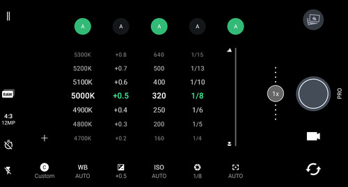 Camera viewfinder screen showing various controls that you can set manually.